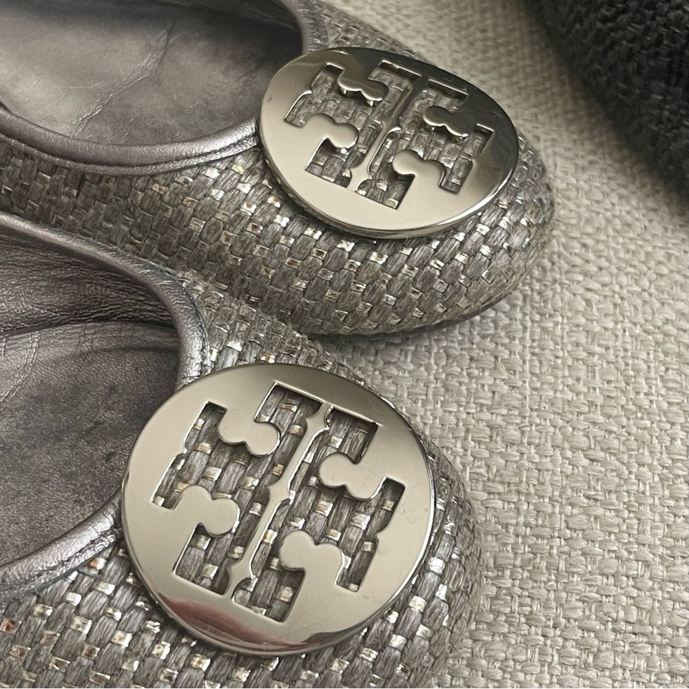 Tory Burch Reva flats, silver & gray textured, size 9